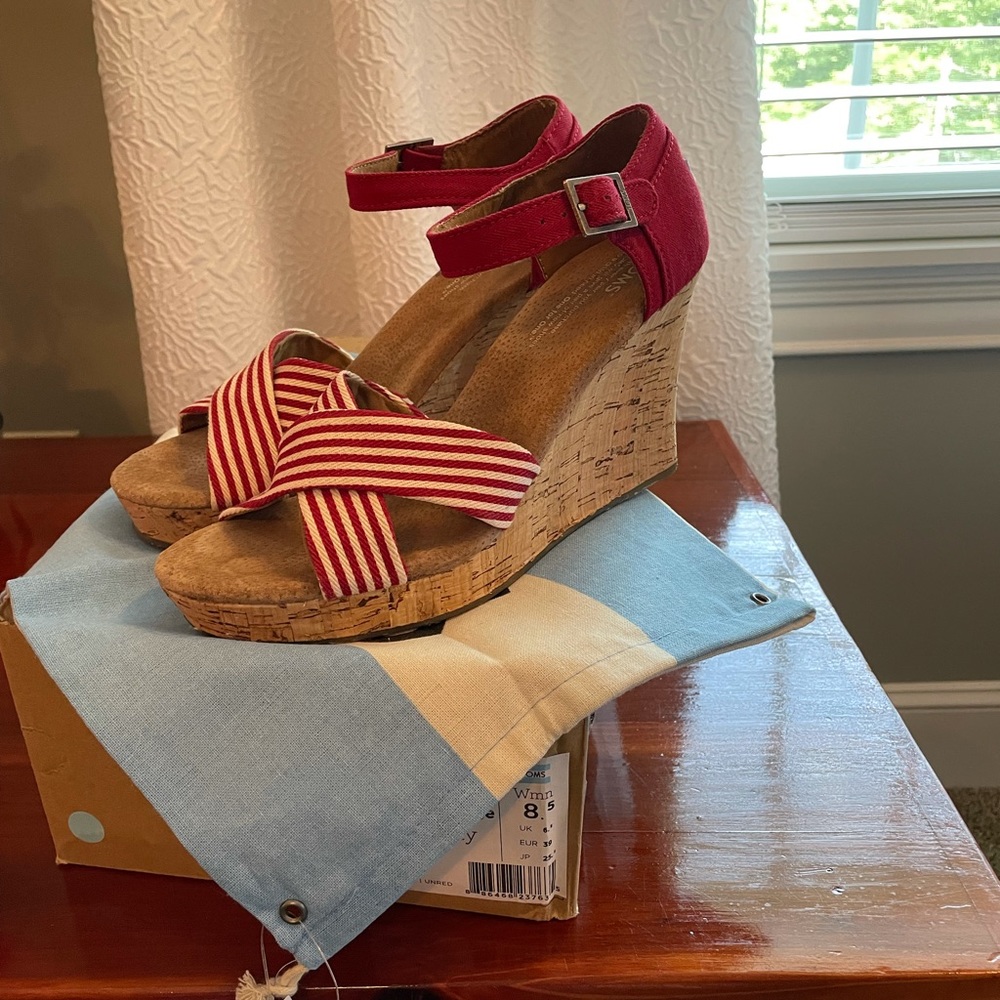 Toms size 8.5 wedge sandal.
